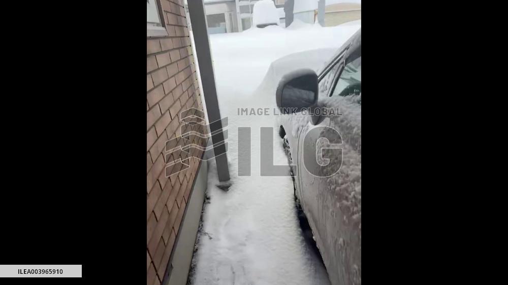 Japan: Hokkaido Receives Record-Breaking Snowfall 4