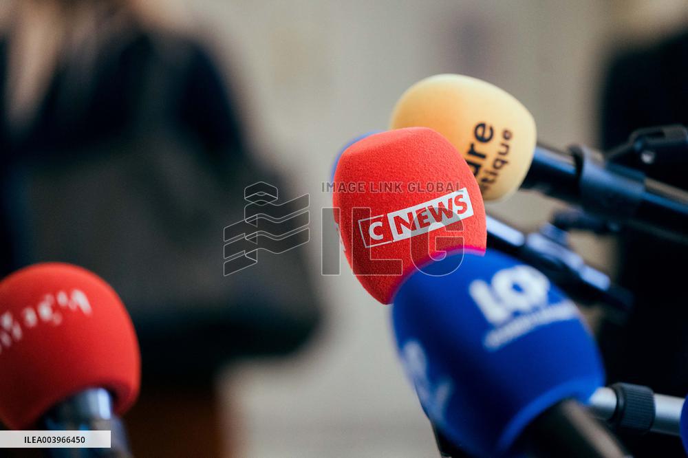 Illustration of French television microphone - Paris AJ