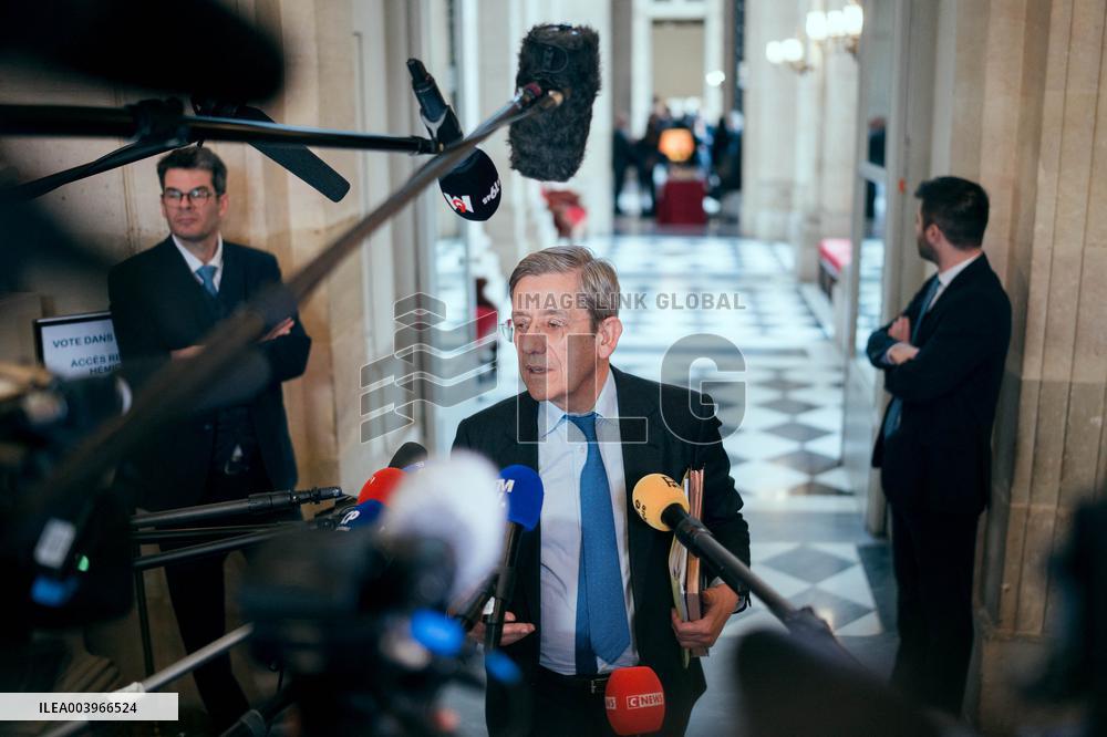 No-confidence motion against the 49.3 - Paris AJ