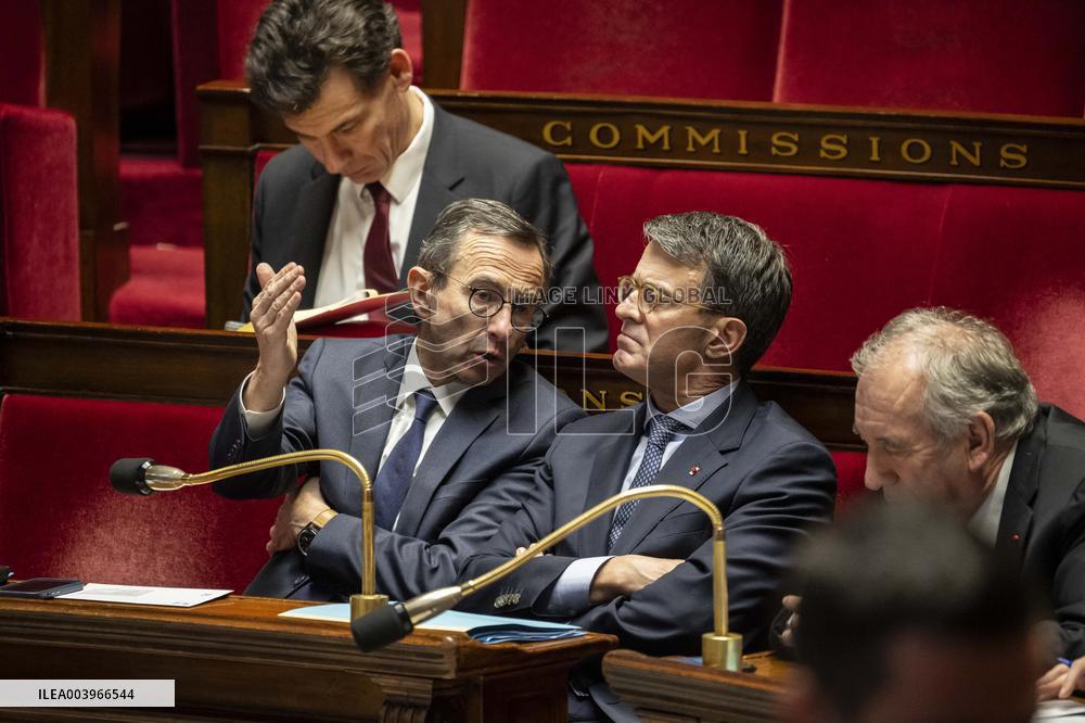Questions To The Government - Paris
