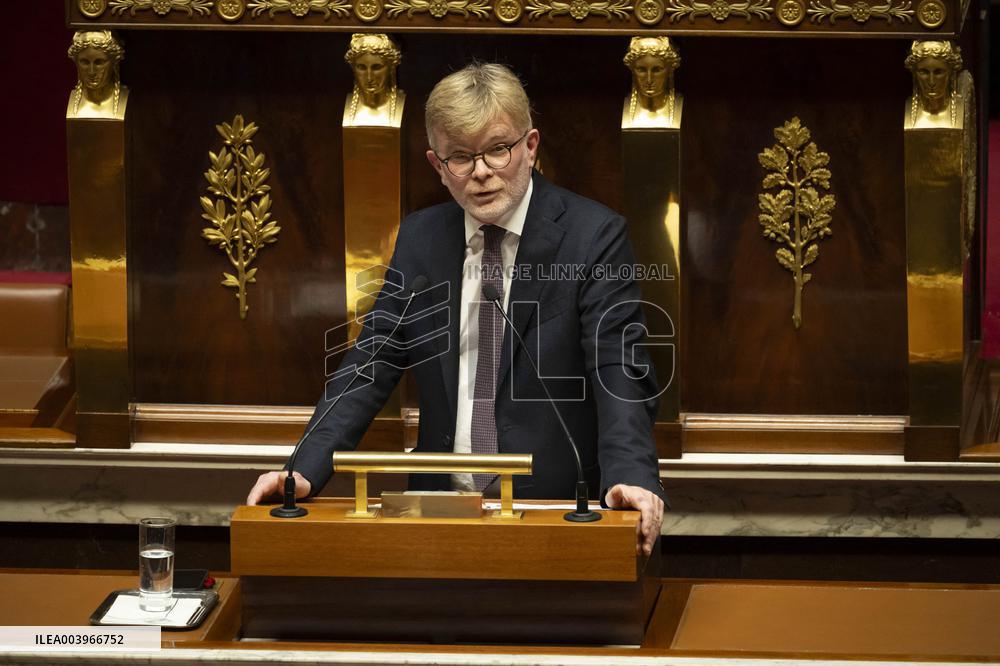 Debate and A Vote on A No-Confidence Motion - Paris