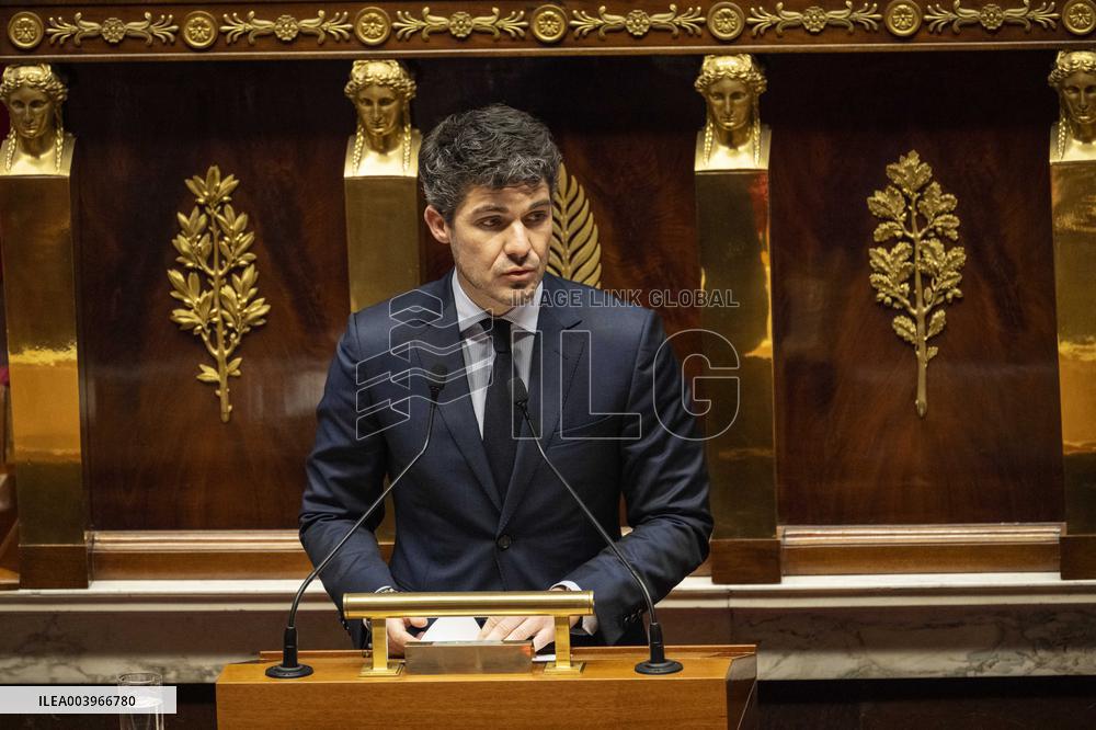 Debate and A Vote on A No-Confidence Motion - Paris