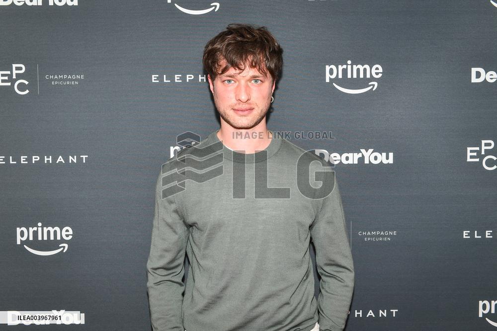 Preview of the series Dear You in Paris FA