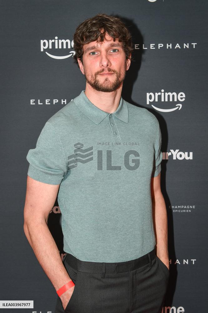 Preview of the series Dear You in Paris FA