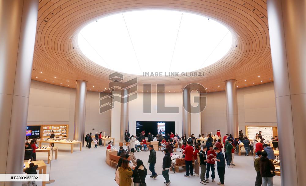 Largest Apple Store in Asia