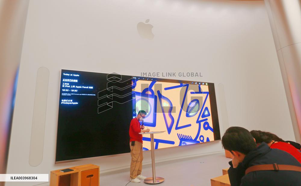 Largest Apple Store in Asia