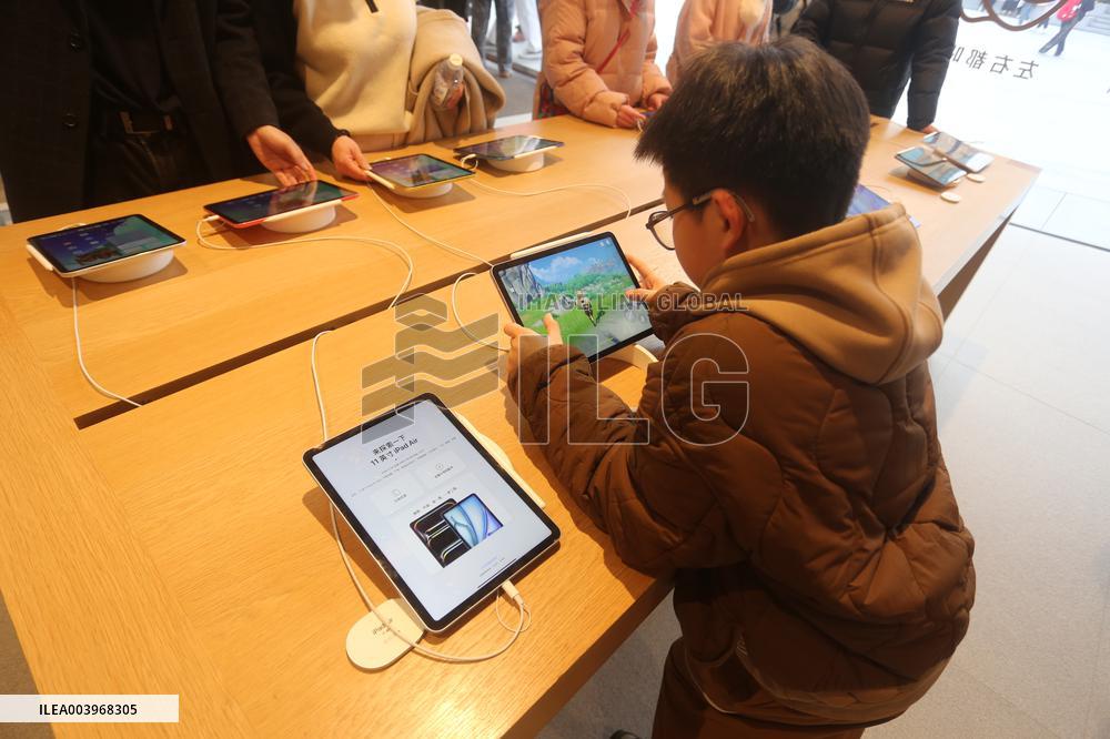 Largest Apple Store in Asia