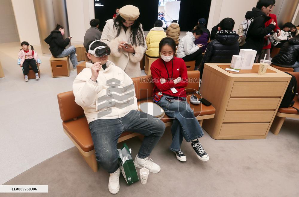 Largest Apple Store in Asia