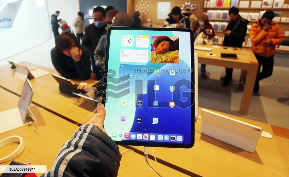 Largest Apple Store in Asia