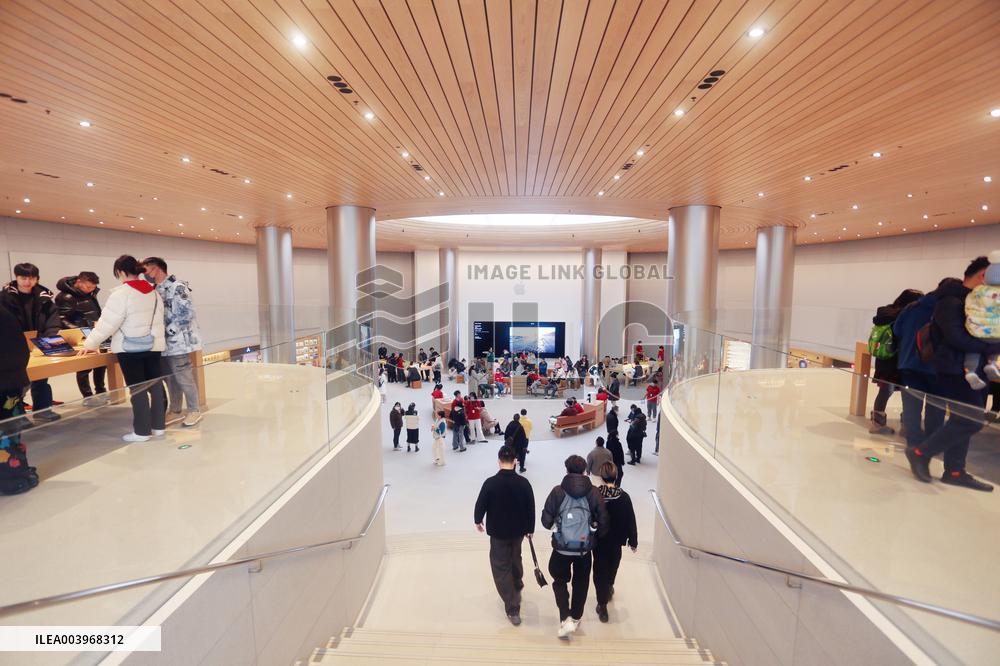 Largest Apple Store in Asia