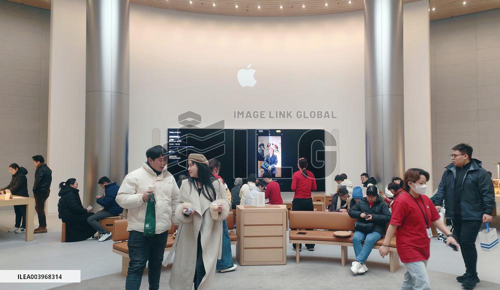 Largest Apple Store in Asia