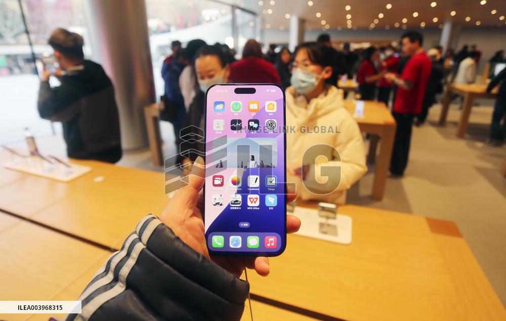 Largest Apple Store in Asia