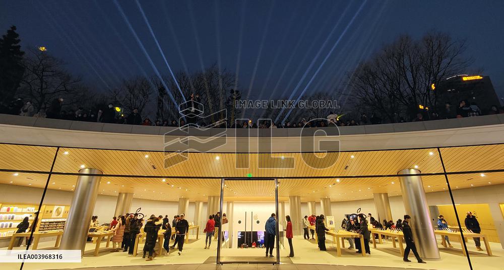 Largest Apple Store in Asia