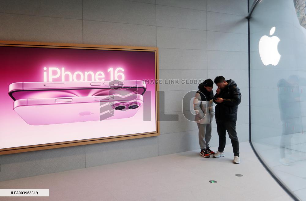 Largest Apple Store in Asia