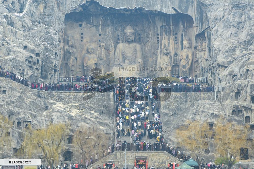 Longmen Grottoes in Luoyang