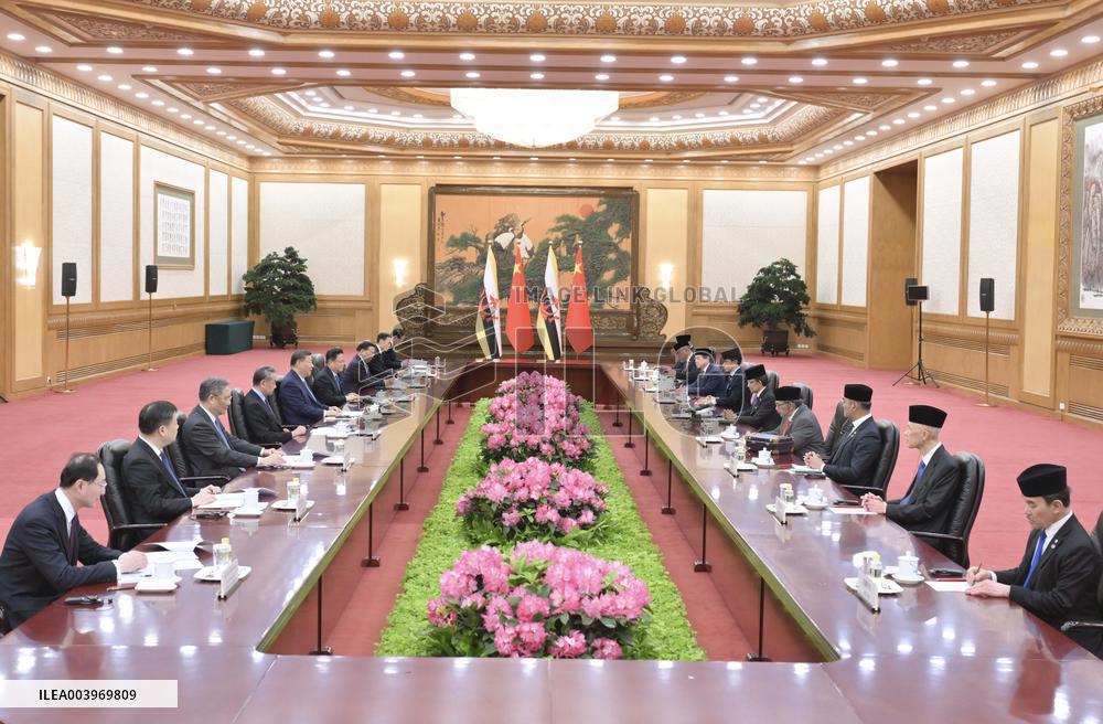 Xi Jinping Meets Sultan of Brunei - Beijing