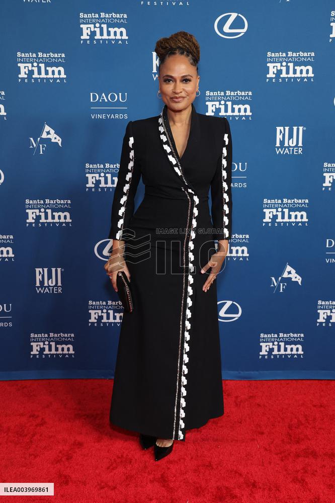 Santa Barbara - Angelina Jolie At Maltin Modern Master Awards