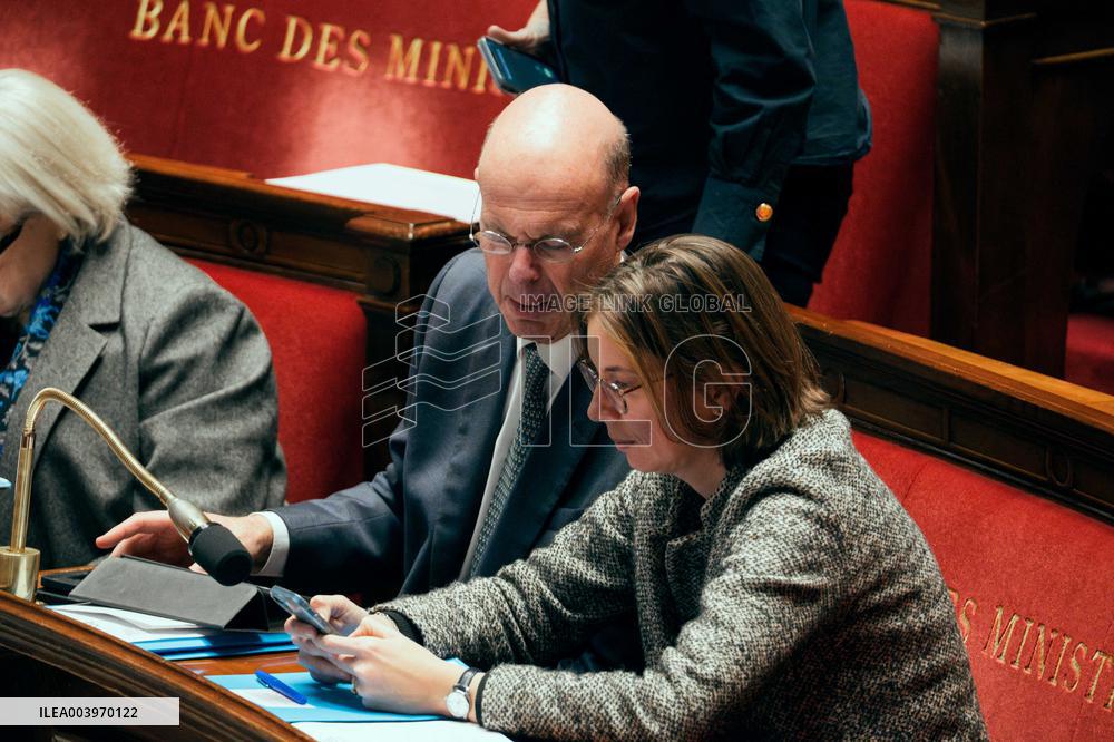 Vote on A No-Confidence Motion - Paris AJ