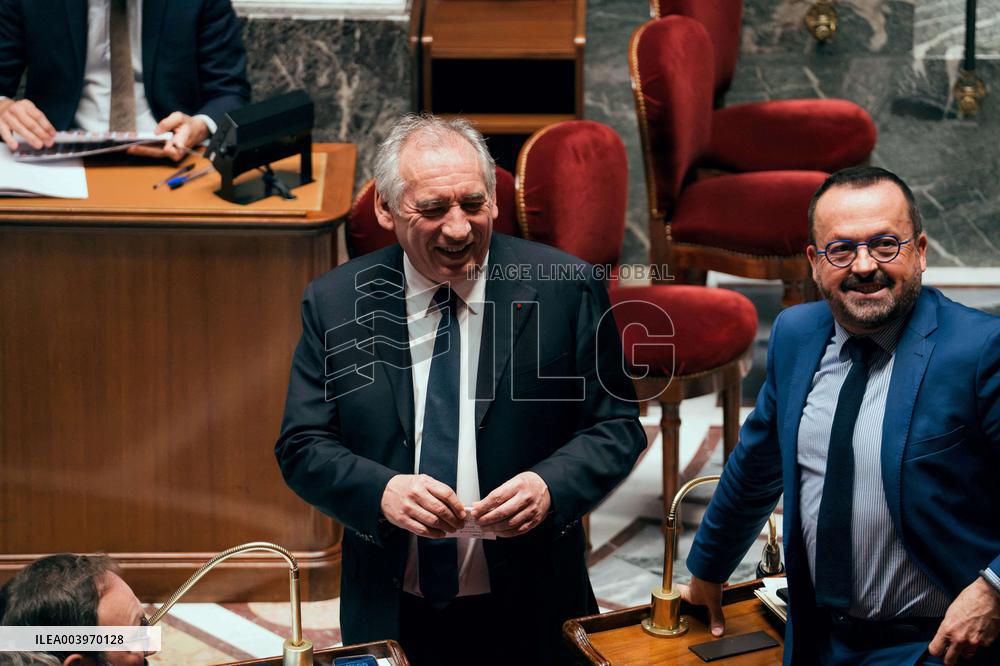 Vote on A No-Confidence Motion - Paris AJ