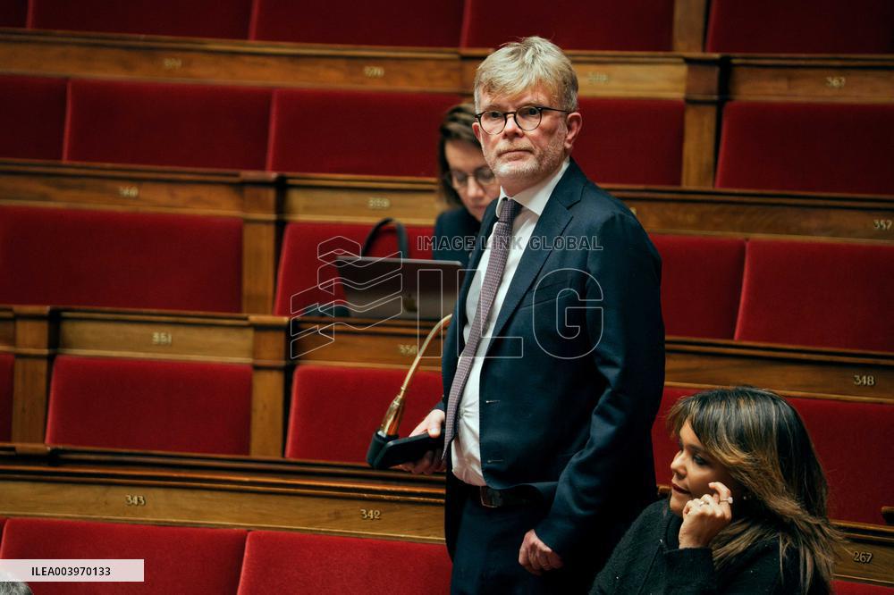 Vote on A No-Confidence Motion - Paris AJ