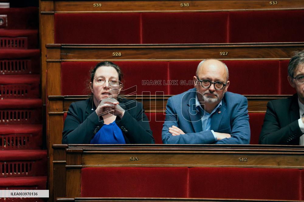 Vote on A No-Confidence Motion - Paris AJ