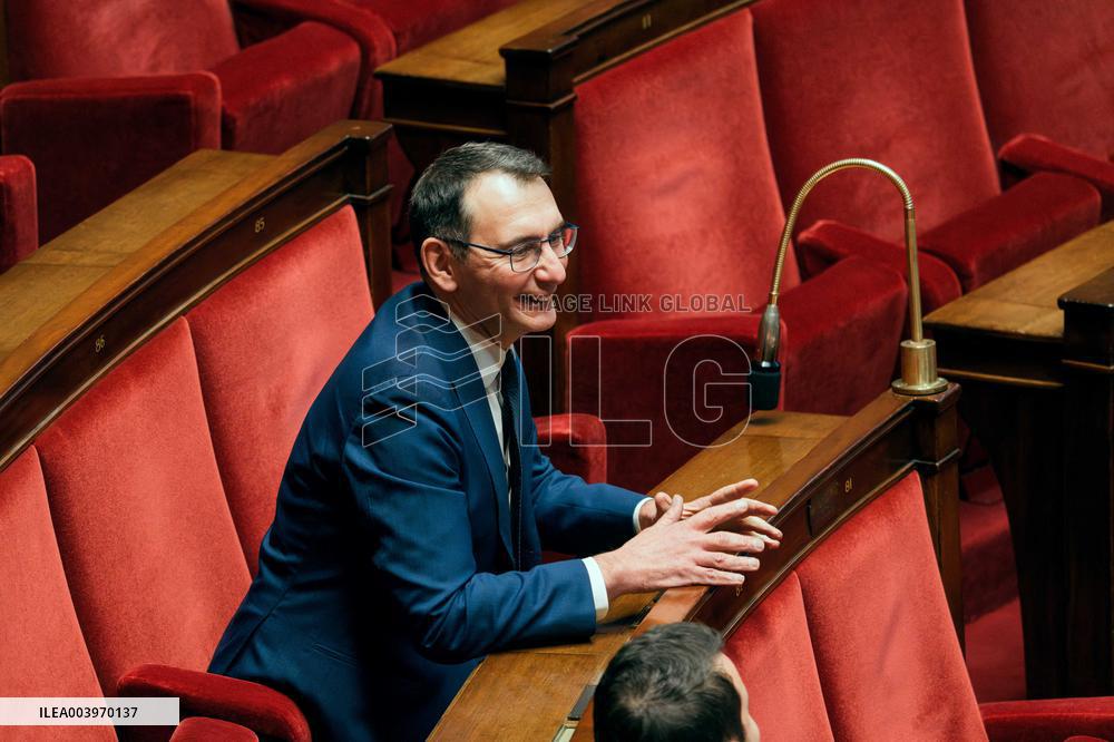 Vote on A No-Confidence Motion - Paris AJ