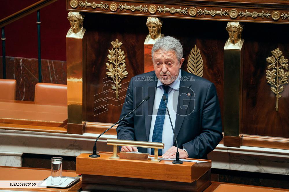 Vote on A No-Confidence Motion - Paris AJ