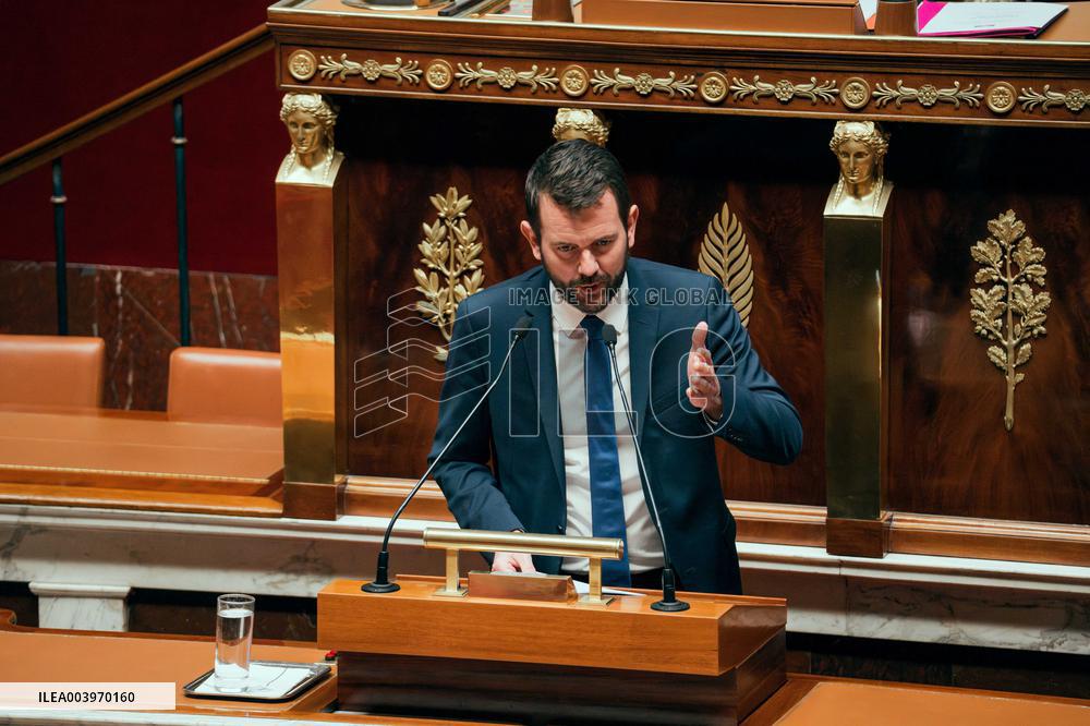 Vote on A No-Confidence Motion - Paris AJ