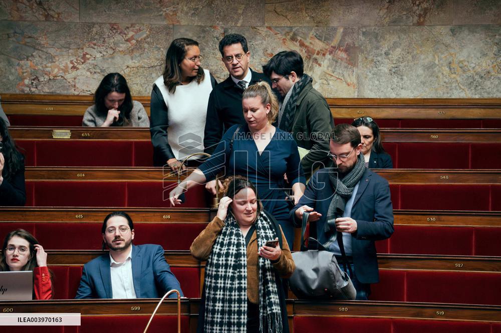 Vote on A No-Confidence Motion - Paris AJ