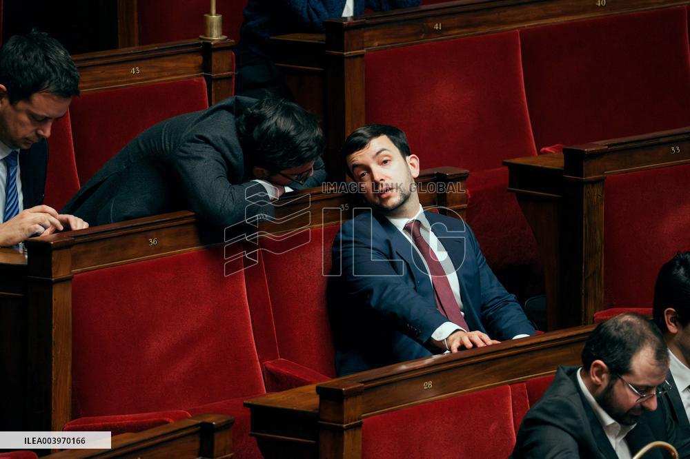 Vote on A No-Confidence Motion - Paris AJ