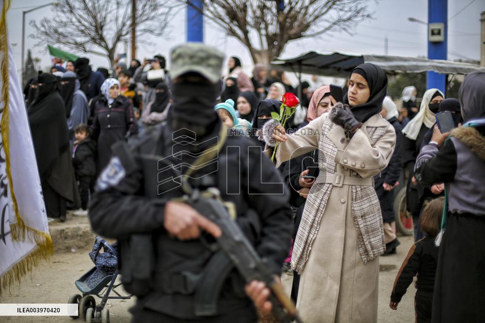 Syrians Celebrate Assads Ouster - Idlib