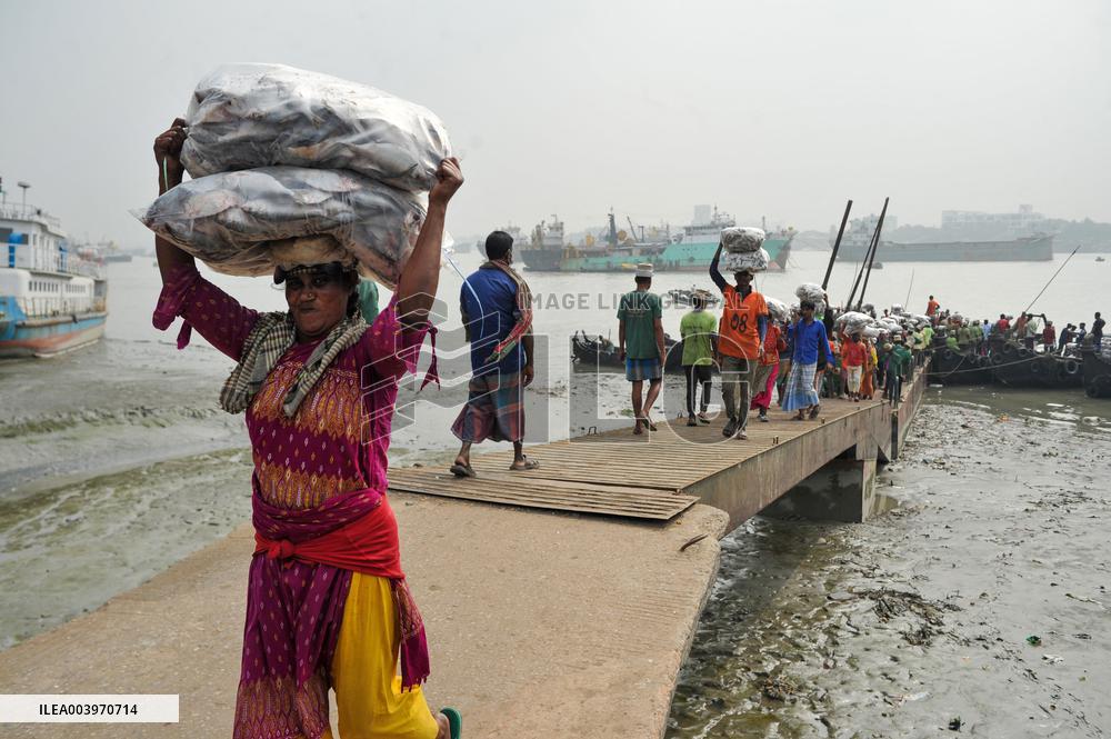 Laborers Unload Fish at Karnaphuli Fish Port - Bangladesh