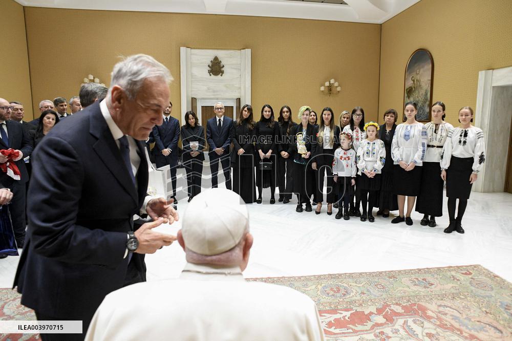 Pope Francis In Private Audience - Vatican