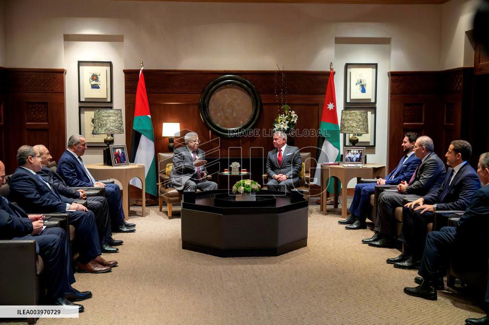 King Abdullah II Meets with Palestinian President - Amman