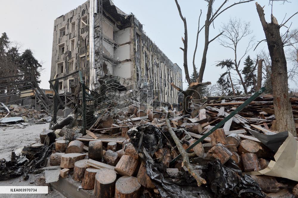 Response effort to Russian missile attack on Izium