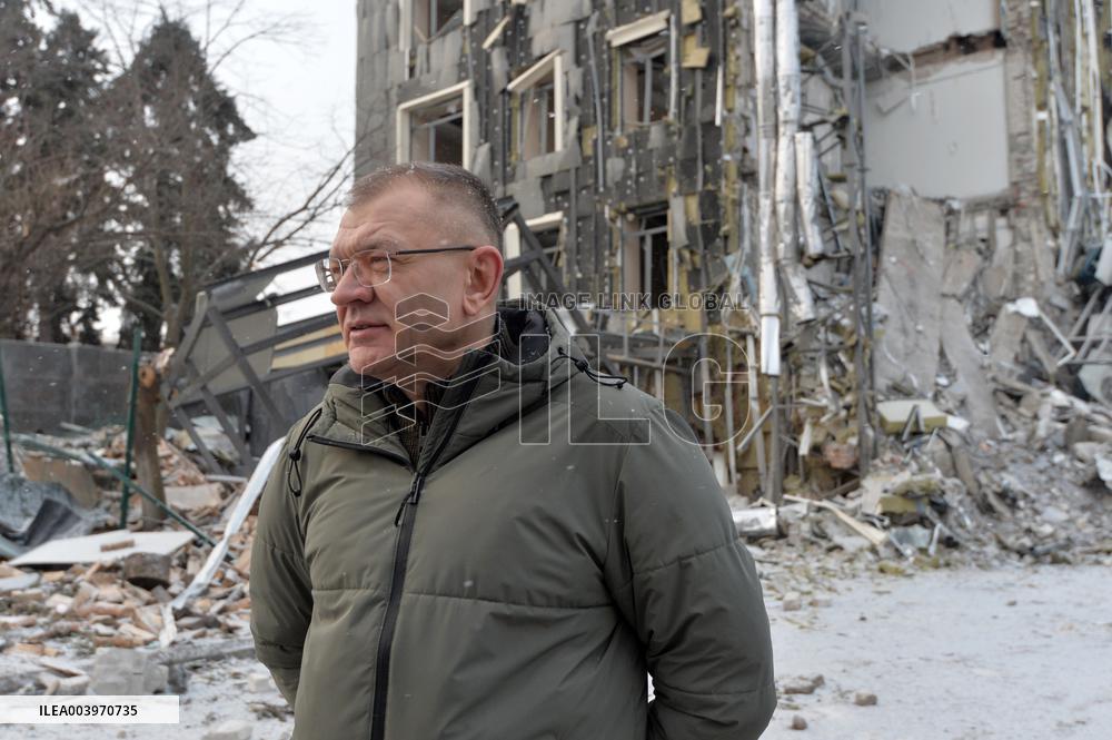 Response effort to Russian missile attack on Izium