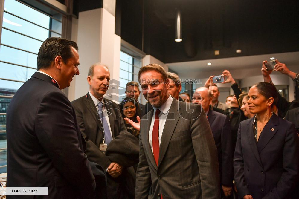 Inauguration of Equinix 13th French data centre in Meudon - FA