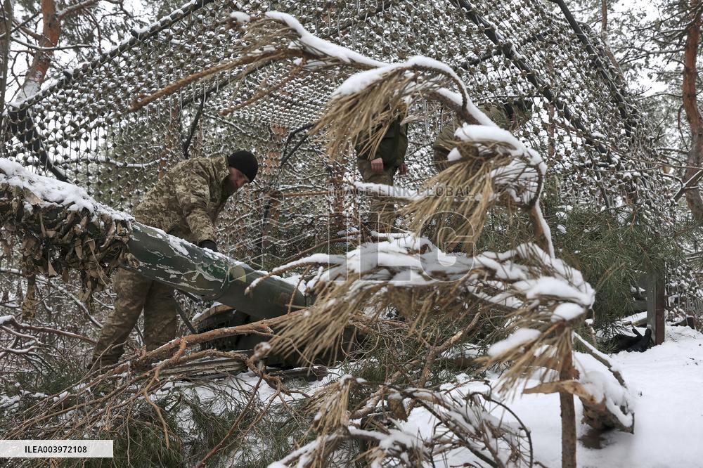 Tank crewmen defend Ukraine against Russian occupiers in Kharkiv region