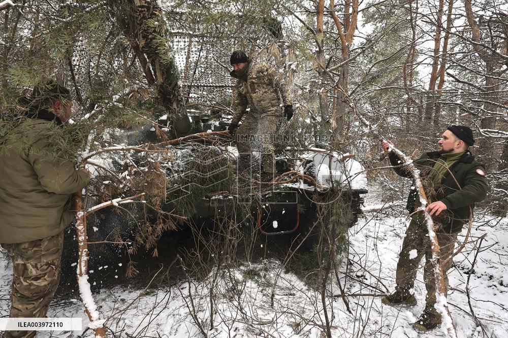 Tank crewmen defend Ukraine against Russian occupiers in Kharkiv region