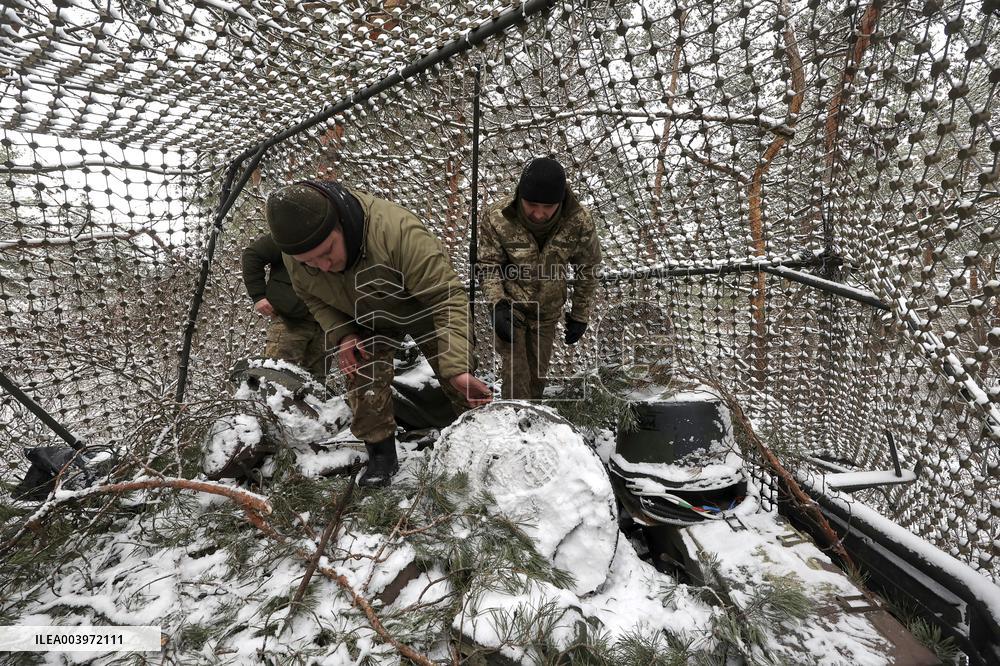 Tank crewmen defend Ukraine against Russian occupiers in Kharkiv region