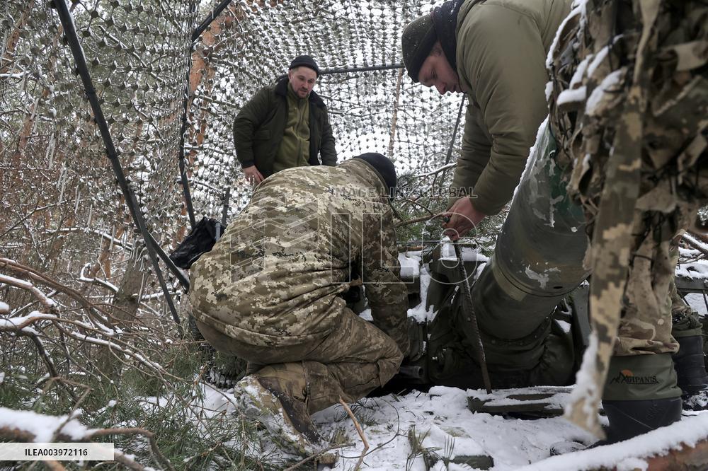 Tank crewmen defend Ukraine against Russian occupiers in Kharkiv region
