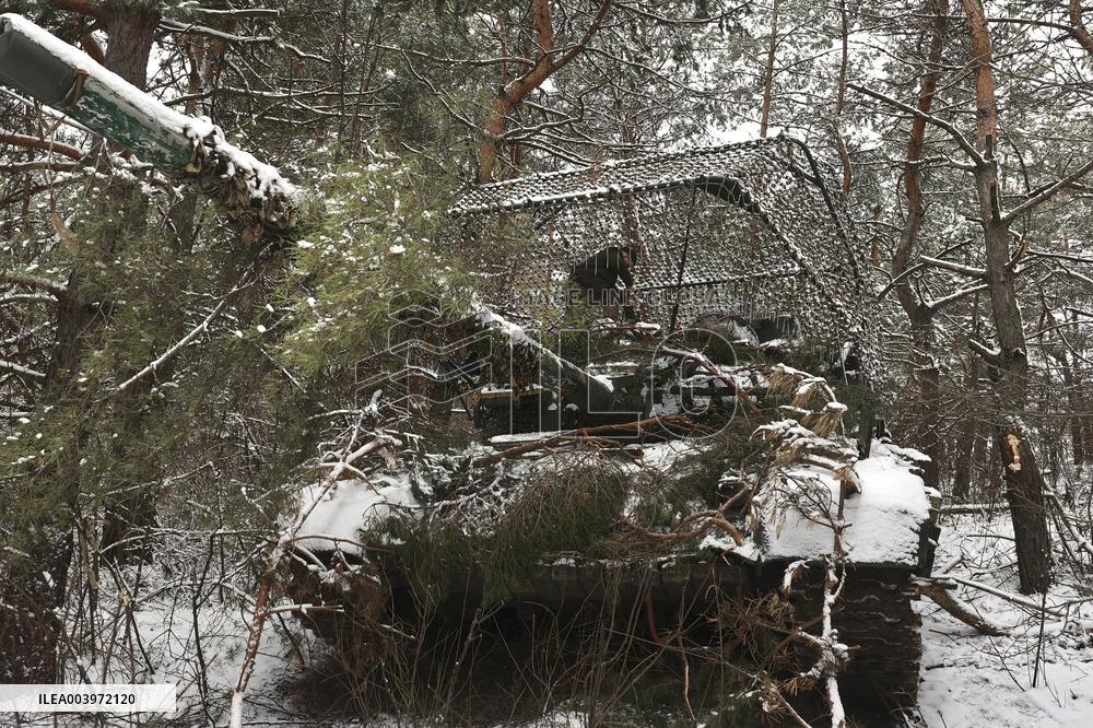 Tank crewmen defend Ukraine against Russian occupiers in Kharkiv region