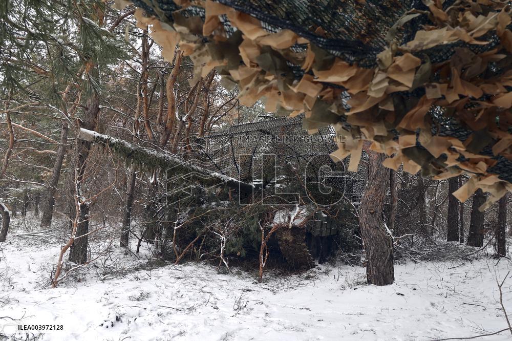 Tank crewmen defend Ukraine against Russian occupiers in Kharkiv region