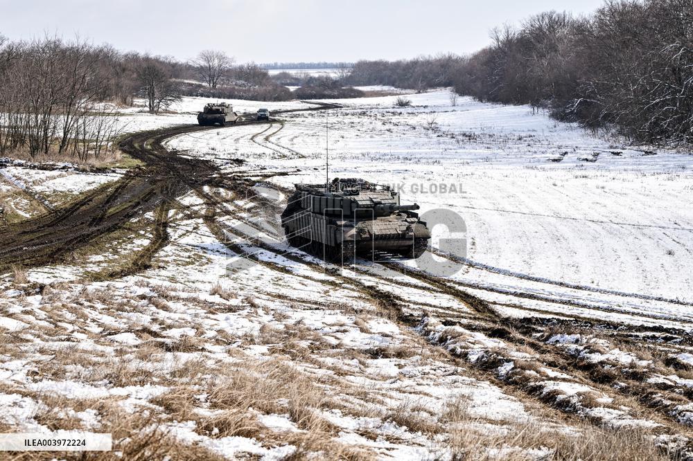 Live fire exercise of Ukrainian tank crews