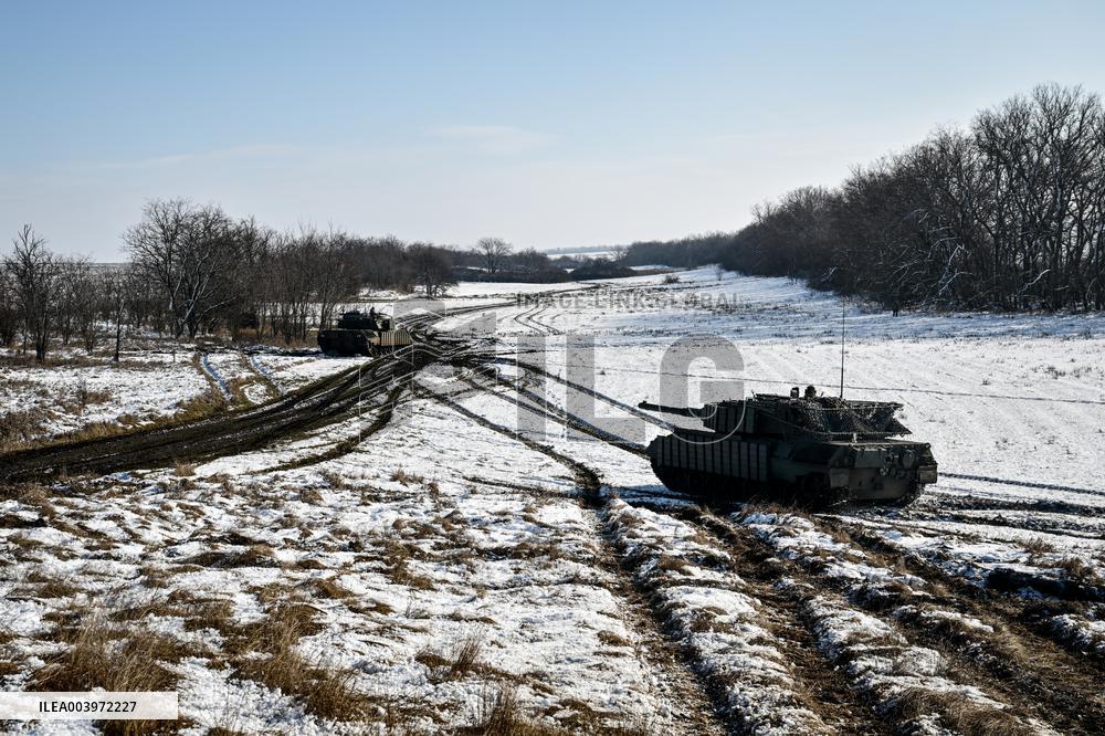 Live fire exercise of Ukrainian tank crews
