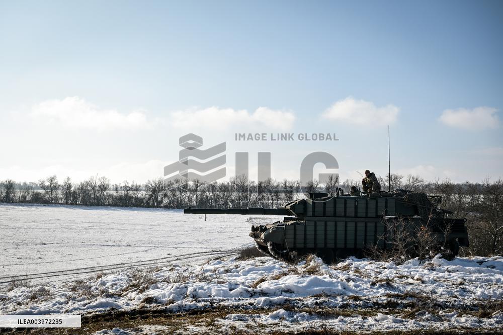 Live fire exercise of Ukrainian tank crews