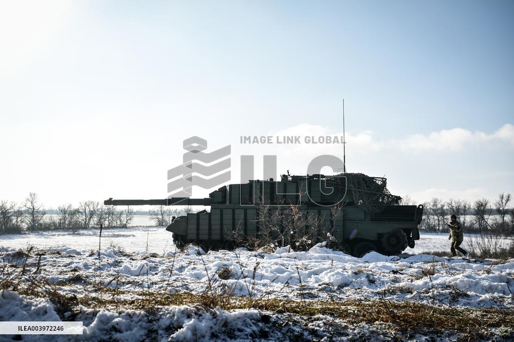 Live fire exercise of Ukrainian tank crews