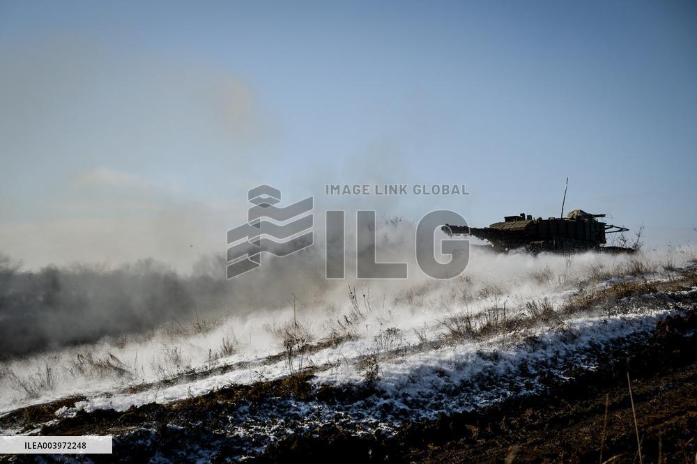 Live fire exercise of Ukrainian tank crews