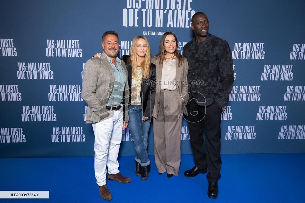 Dis Moi Juste Que Tu M Aime Paris Film Premiere