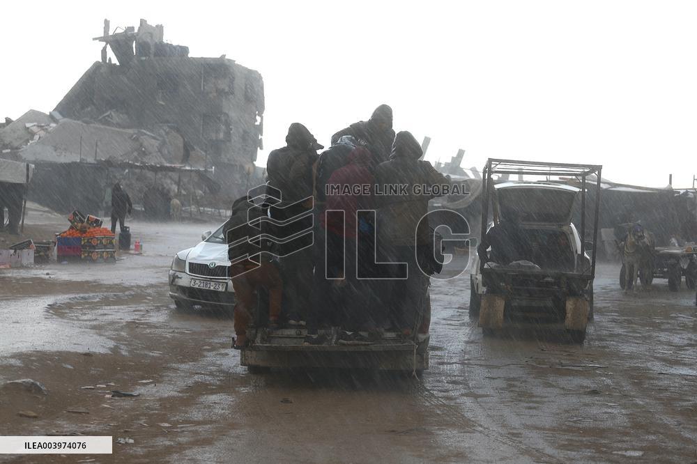 A Heavy Rainfall Hits The Jabalia Camp - Gaza